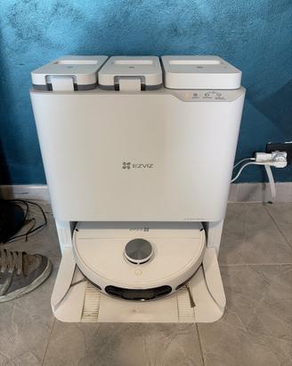 Robot aspirapolvere/lavapavimenti