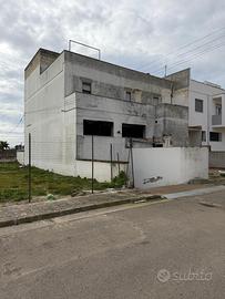 Stabile indipendente 480 mq casa locale deposito