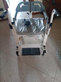Sedia per disabili con sollevatore elettrico 