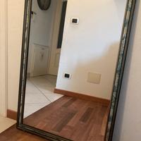 Specchio stile francese con cornice decorata