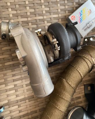 Turbo TD04 con downpipe