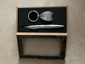 Penna con portachiavi