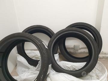 Gomme PIRELLI P ZERO 255/35/21 estive