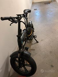 Bici elettrica ICON E pieghevole