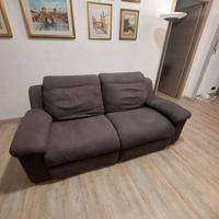 Divano con relax elettrico