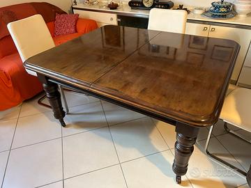 tavolo inglese dell’800 in mogano, allungabile