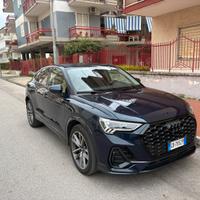 Audi Q3 Sportback black edition