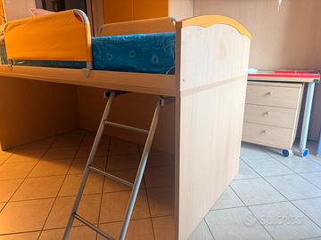 Letto a ponte piu comodino