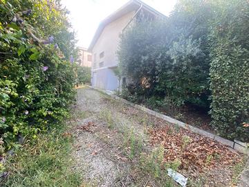 Villa di 180 m² con più di 5 locali e box auto a M
