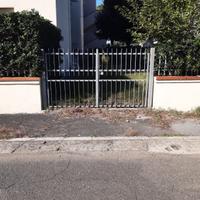 Cancello a due ante in acciaio zincato