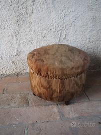 Pouf antico in stile etnico vintage