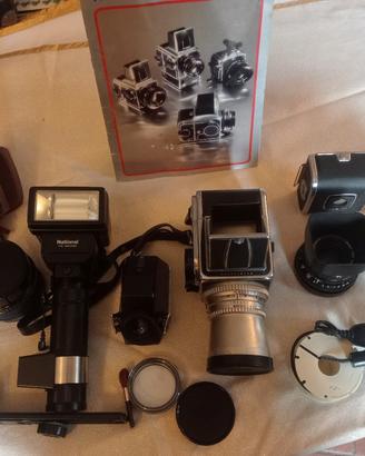 macchina fotografica super accessoriata