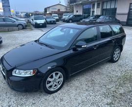 VOLVO V50 D2 POLAR