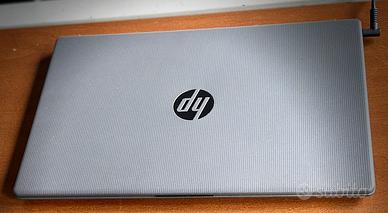 Portatile HP-15 (15,6”) AMD RYZEN 5