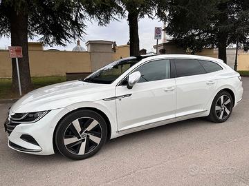 Arteon Shooting Brake "RARA" DSG 150 cv