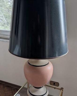 Lampada vintage in ceramica rosa con paralume nero
