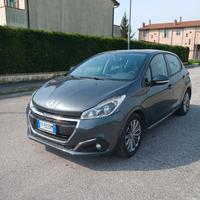 Peugeot 208  gpl anno 2016 per  neopatentati 