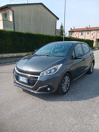 Peugeot 208  gpl anno 2016 per  neopatentati 