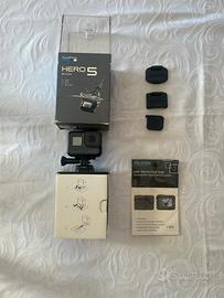 GoPro Hero 5 black + Kit accessori