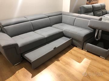 Divani in svendita dal nostro magazzino (450)nuovi
