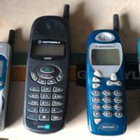 CELLULARI-"VINTAGE"-NEC-MOTOROLA-PEZZI 4-COME FOTO