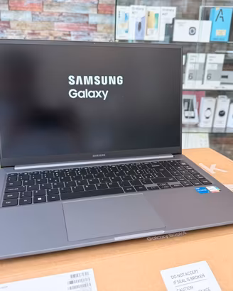 SAMSUNG GALAXY BOOK 4 NUOVO 16GB/512GB IN GARANZIA
