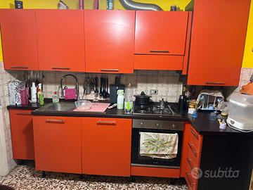Cucina pari a nuovo disponibile dopo il 15 maggio
