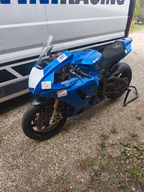 Yamaha r1 2021 da pista