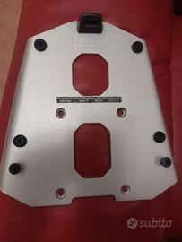 suzuki piastra givi bauletto moto