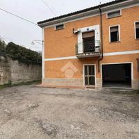 CASA SEMINDIPENDENTE A CANTIANO