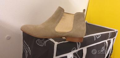 Scarpe NUOVE in pelle