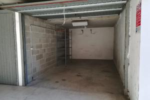 Box ampio zona Oltrestazione posto auto