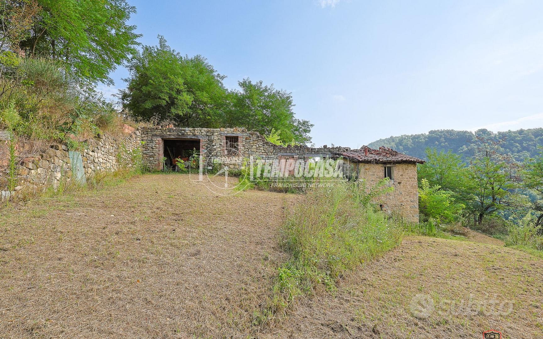 RUSTICO DA RICOSTRUIRE CON 11 ETTARI DI TERRENO - Altro