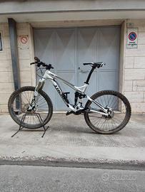 Bicicletta Trek Fuel EX7 Deore fibra di carbonio