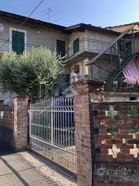 CASA SEMINDIPENDENTE A STREVI
