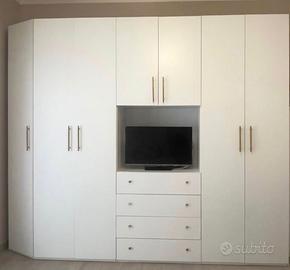 Armadio con nicchia per Tv