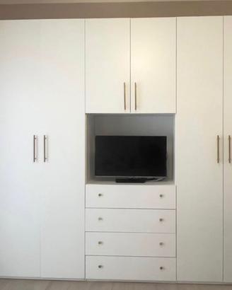 Armadio con nicchia per Tv