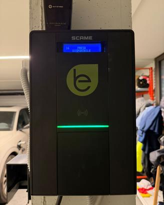 Colonnina ricarica auto elettrica