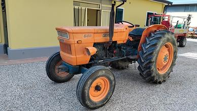 Trattore fiat 640 parafango tondo