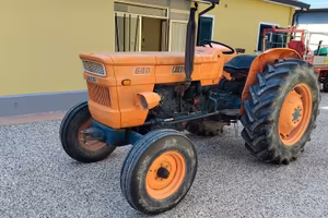 Trattore fiat 640 parafango tondo