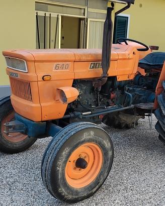 Trattore fiat 640 parafango tondo