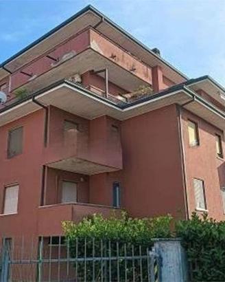 Immobile in asta di 124 m² con 3 locali e box auto