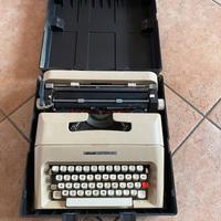 Macchina da scrivere OLIVETTI LETTERA 35