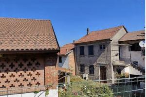 Immobile in asta di 137 m² con più di 5 locali a C