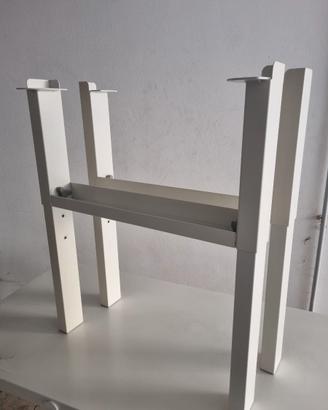 Scrivania IKEA PAHL gambe