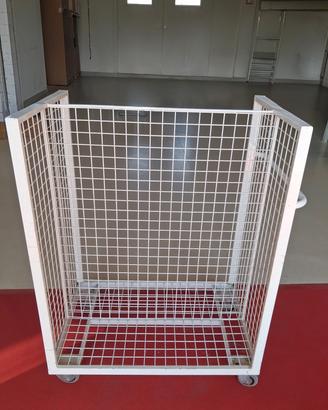 carrello in ferro con ruote 