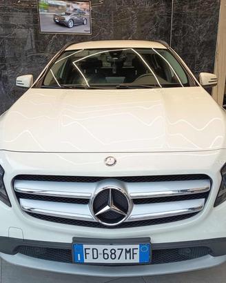 MERCEDES-BENZ GLA 200 d Automatic 4Matic Premium