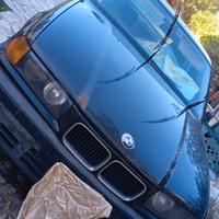 BMW 318 i solo per ricambi