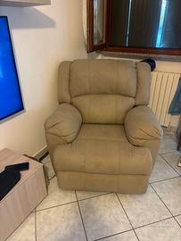 Divano a seduta e distrss elettrici
