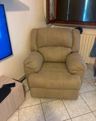 Divano a seduta e distrss elettrici